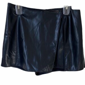 PacSun Black Faux Leather Mini Skort Size M